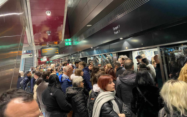 Θεσσαλονίκη: Παραμένουν τα προβλήματα στο Μετρό - Ο σταθμός 25ης Μαρτίου λειτουργεί για μετεπιβίβαση