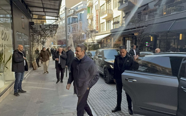 Θεσσαλονίκη: Στο «Σπίτι του Παιδιού» ο Κυριάκος Μητσοτάκης- «Η πολιτεία μπορεί να παρέχει στα παιδιά ένα πλαίσιο προστασίας»