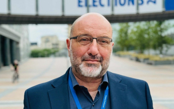 Ο Σ. Αρναούτογλου μεταφέρει στην Ευρωπαική Επιτροπή το ζήτημα των ρευματοκλοπών στην Ελλάδα