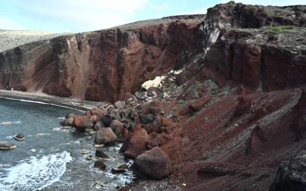 Βασίλης Κικίλιας για Σαντορίνη: Λιμάνι διαφυγής χτίζουν οι Ένοπλες Δυνάμεις - Οι σεισμοί έχουν μετακινήσει όλο το νησί (βίντεο)