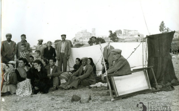 Σαντορίνη: Η 95χρονη σήμερα κυρία Καραμολέγκου αφηγείται όσα θυμάται από τον σεισμό του '56