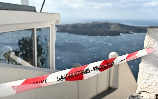 Σαντορίνη: Συνελήφθη ανήλικος που παρέσυρε πεζό με μοτοσικλέτα - Χειροπέδες και στους γονείς του