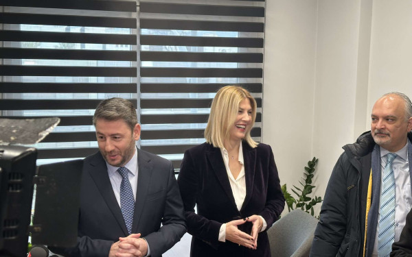 Βουλή: Την προσχώρηση της Ρ. Θρασκιά στο ΠΑΣΟΚ δήλωσε, στον Πρόεδρο της Βουλής, ο Ν. Ανδρουλάκης