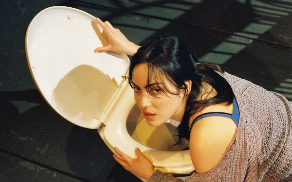 Θεσσαλονίκη: Έρχεται ο μονόλογος «το να έχεις φτερά και να μην μπορείς να πετάξεις/με σιχάθηκα» της Λένας Κιτσοπούλου