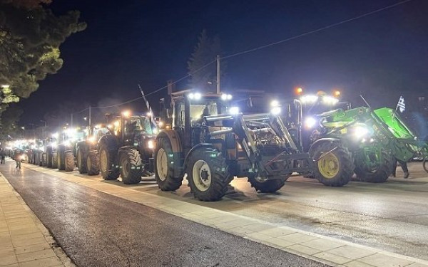 Στους δρόμους της Αλεξανδρούπολης τα τρακτέρ αγροτών και κτηνοτρόφων (βίντεο)
