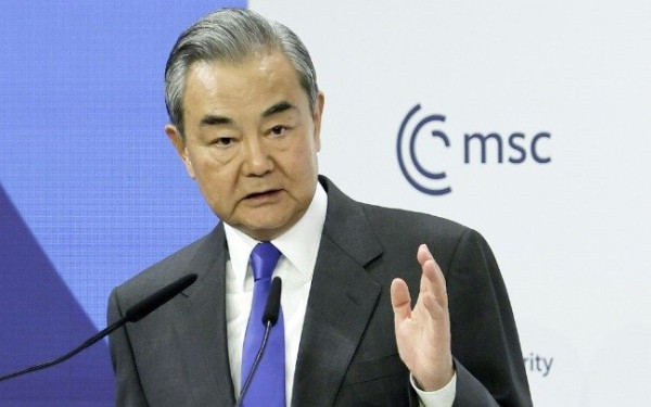 Διάσκεψη του Μονάχου-Κίνα: Ουάνγκ Γι: H Κίνα θα απαντά αποφασιστικά σε μονομερείς πρακτικές «εκφοβισμού» των ΗΠΑ