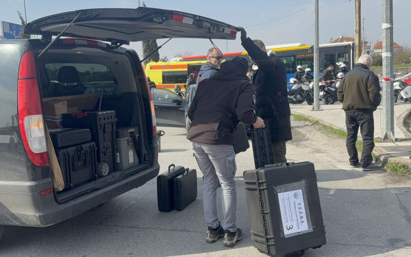 Μαφιόζικη εκτέλεση στη Θεσσαλονίκη: Χωρίς πινακίδες το μαύρο τζιπ των δραστών – 7 κάλυκες βρήκε η ΕΛΑΣ