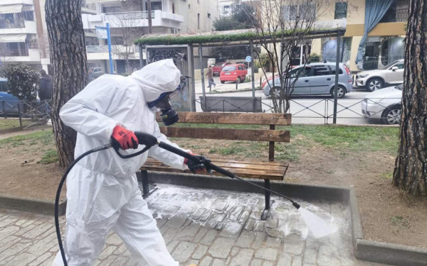 Καλαμαριά: Άφησαν νεκρά ζώα συντροφιάς και ψάρια στο Πάρκο της οδού Αιγαίου