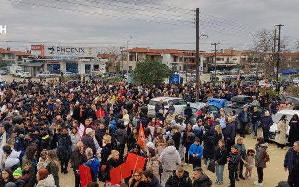 Τέμπη: Η Χαλκιδική στους δρόμους - Γεμάτες οι πλατείες για το συλλαλητήριο