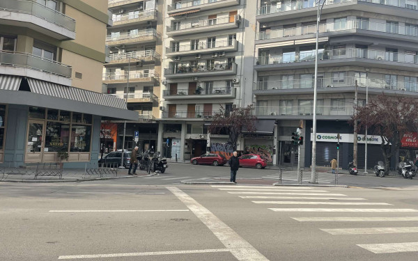 «Έρημη πόλη» η Θεσσαλονίκη για τη μαύρη επέτειο των Τεμπών - Ελάχιστη κίνηση και κλειστά μαγαζιά