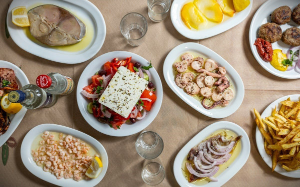 Μία βόλτα στην ταβέρνα Το Τάρτι, για αρώματα και γεύσεις Λέσβου κι όχι μόνο