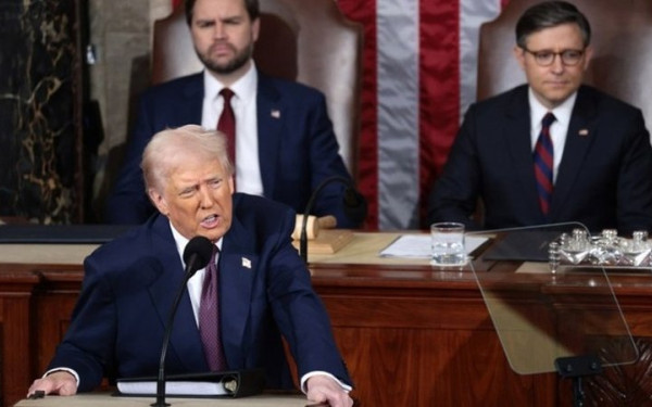 Ομιλία Τραμπ στο Κογκρέσο: Ουκρανία και Ρωσία είναι κοντά σε συμφωνία για την ειρήνη - Τίποτα δεν σταματά το αμερικανικό όνειρο (βίντεο)