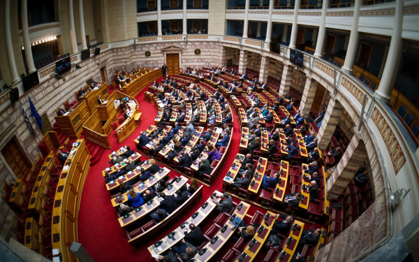 Βουλή: Ρεκόρ διάρκειας και ομιλητών στην τριήμερη συζήτηση της πρότασης δυσπιστίας