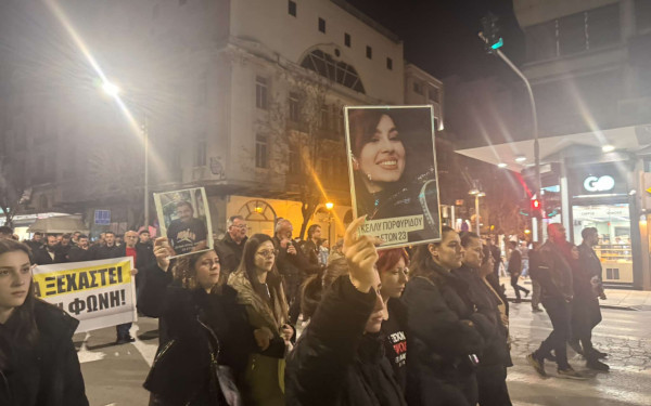 Θεσσαλονίκη: «Πήραμε εντολή από 57 ψυχές να μην σταματήσουμε τον αγώνα» - Συγκλονίζουν οι συγγενείς των θυμάτων