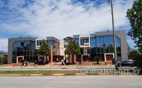 Λαμία - Διεκόπη η δίκη Κορκονέα: Παραιτήθηκε η συνήγορος υπεράσπισης μετά από αντιπαράθεση με την Κωνσταντοπούλου