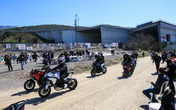 Θεσσαλονίκη: Συμβολική μοτοπορεία από τα Μάλγαρα ως τα Τέμπη για το σιδηροδρομικό δυστύχημα