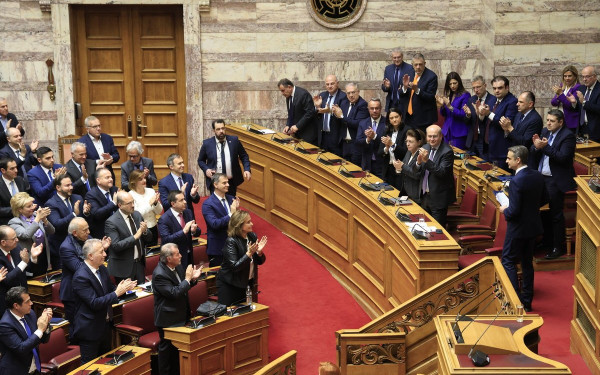 Βουλή: Με 157 ψήφους κατά, απορρίφθηκε η πρόταση δυσπιστίας