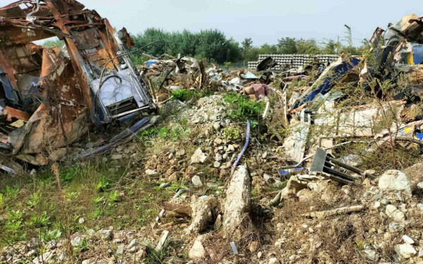 Πλακιάς για τα συντρίμμια των αμαξοστοιχιών στο Κουλούρι: «Ο πρωθυπουργός γνώριζε;»