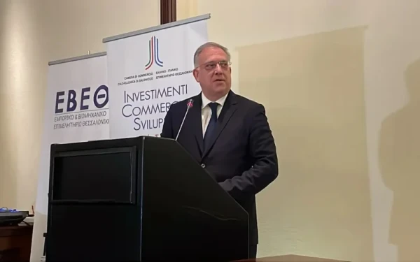 Θεσσαλονίκη: Η νέα δημοπρασία για τα γυάλινα περίπτερα, το θάψιμο του νομοσχεδίου Σκυλακάκη και το τραπέζι των δημάρχων. Γράφει ο Σαλονικιός