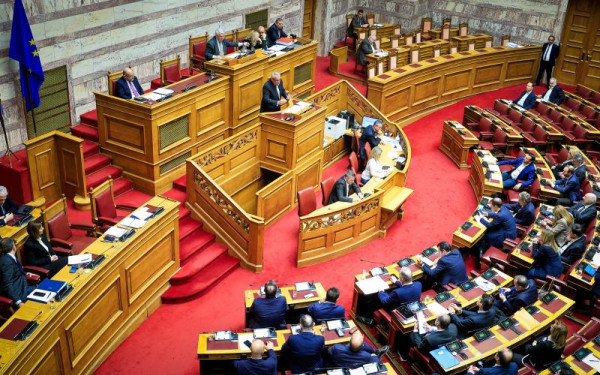 Βουλή: μόνο λειτουργοί του ΝΣΚ στα πειθαρχικά για τους δημοσίους υπαλλήλους