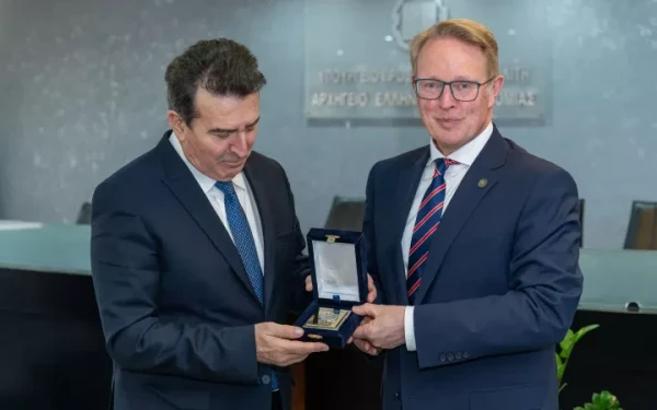 Συνάντηση Μ. Χρυσοχοΐδη με τον εκτελεστικό διευθυντή της FRONTEX