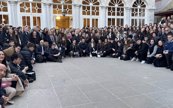 Κωνσταντινούπολη: 350 μαθητές «συνάντησαν» την ποίηση της Κικής Δημουλά