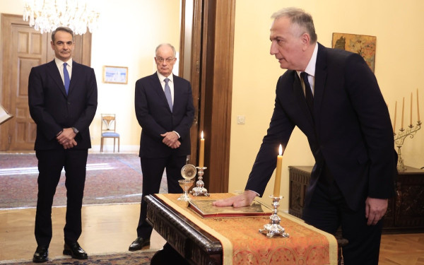 O Σταύρος Καλαφάτης ορκίστηκε Υφυπουργός Ανάπτυξης