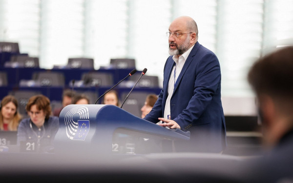 Ο Σ. Αρναούτογλου ζητά από το ευρωκοινοβούλιο την προστασία των ταξιδιωτών και σαφές πλαίσιο για τον τουριστικό κλάδο