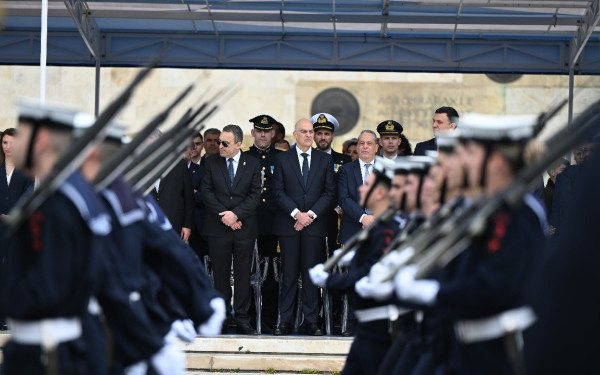 Ν. Δένδιας: Υπερήφανοι για τις γυναίκες και τους άνδρες των Ενόπλων Δυνάμεων που παρέλασαν σήμερα