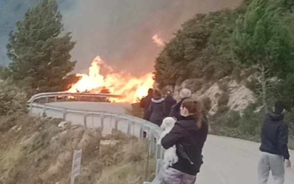 Λευκάδα: Σε ύφεση η μεγάλη φωτιά που ξέσπασε στον Άγιο Νικήτα