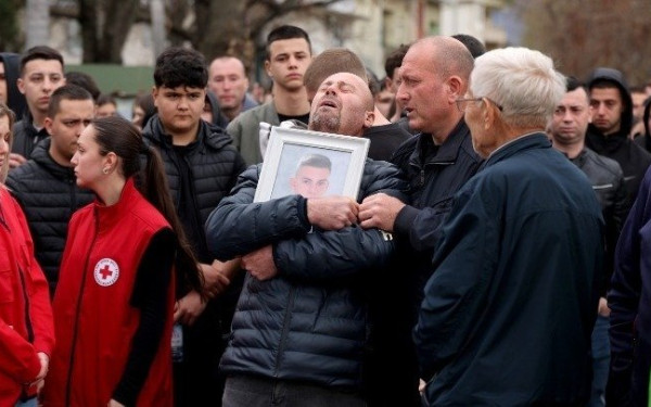 Βόρεια Μακεδονία: Tην Πέμπτη οι κηδείες των 59 θυμάτων της τραγωδίας στο Κότσανι