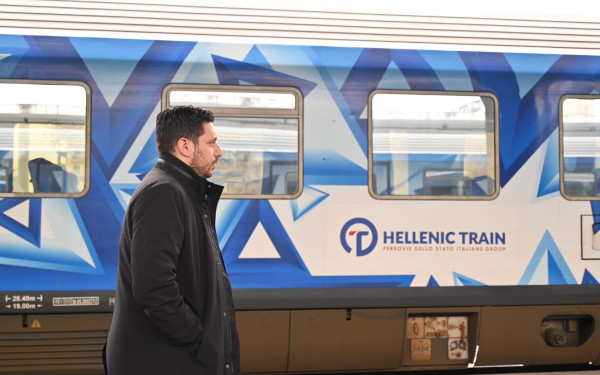 Με το τρένο στη Θεσσαλονίκη ο Κυρανάκης - «Ο σιδηρόδρομος νοσεί βαθιά - Με προβλημάτισαν αρκετά στη διαδρομή» (βίντεο)