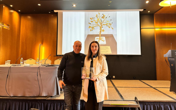 Θεσσαλονίκη: Επίτιμα μέλη της Δομής 1ης Φεβρουαρίου 2022 οι γονείς του Άλκη Καμπανού και ο Κώστας Τουρνάς (βίντεο)