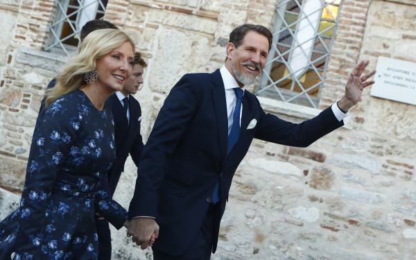 Καθηγητής του ΕΚΠΑ ζητάει από το ΣτΕ να αφαιρεθεί το «Ντε Γκρες» και η ιθαγένεια από την πρώην βασιλική οικογένεια