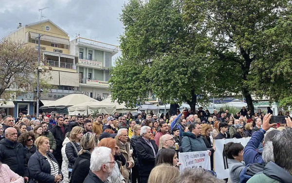 Τέμπη: Νέο συλλαλητήριο στα Τέμπη με πλήθος κόσμου και συγγενείς των 57 νεκρών - Ζητούν Δημοκρατία στη Δικαιοσύνη (βίντεο)