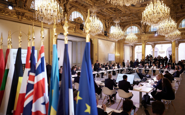 Bloomberg: Ευρώπη και Κίεβο ετοιμάζουν σχέδιο 12 σημείων για τον τερματισμό του πολέμου στην Ουκρανία