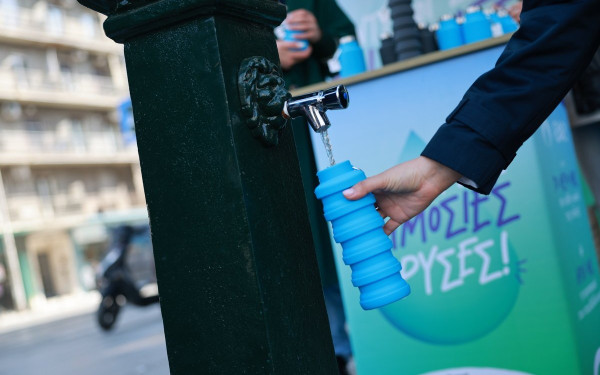 Θεσσαλονίκη: «Ραντεβού στις βρύσες» - Με μουσική και πορεία «άνοιξε» η πρώτη δημόσια βρύση στον αστικό ιστό