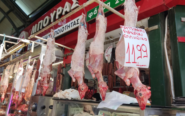 Θεσσαλονίκη: «Απλησίαστες» βρίσκουν οι καταναλωτές τις τιμές σε αρνί και κατσίκι (βίντεο)