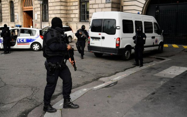 Γαλλία: Τρία νεαρά άτομα κατηγορούνται για τρομοκρατία