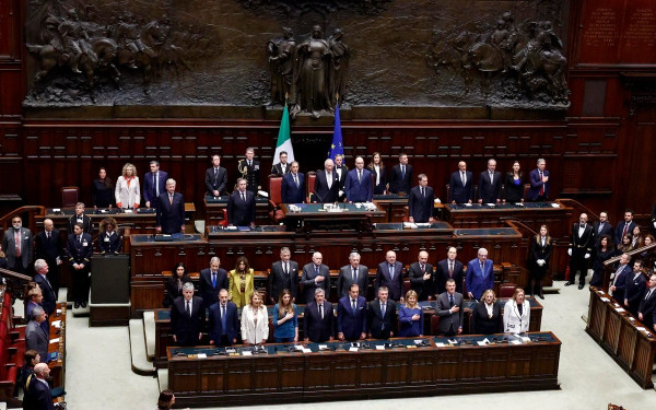 Κάρολος στο ιταλικό κοινοβούλιο: «Η ειρήνη δεν μπορεί ποτέ να θεωρείται δεδομένη»