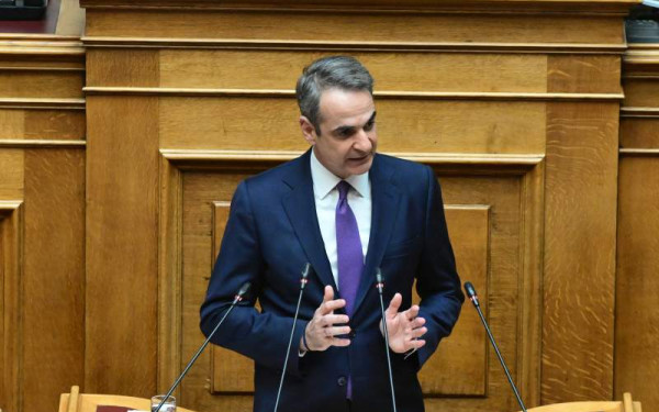 Παρέμβαση Μητσοτάκη στη Βουλή μετά το διπλωματικό επεισόδιο με τον Χαφτάρ - Σχέδιο φραγμού στις ροές από Λιβύη