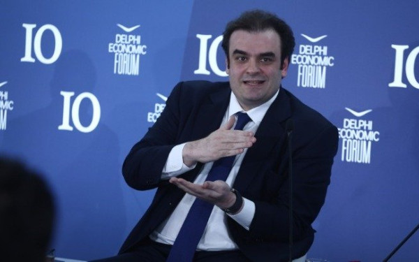 Κ. Πιερρακάκης: Δε συζητάμε την επιστροφή του 13ου και 14ου μισθού