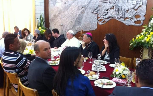 Η Σάντια Σμπαΐτ αφηγείται στιγμές από την επίσκεψη του Πάπα στους Αγίους Τόπους