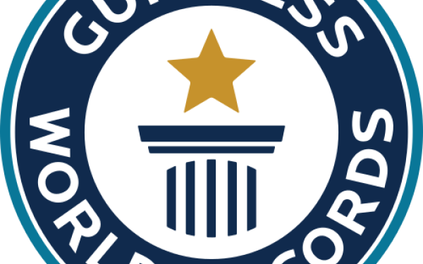 Γαλλία: Ρεκόρ Γκίνες για τη μεγαλύτερη τούρτα Φρεζιέ