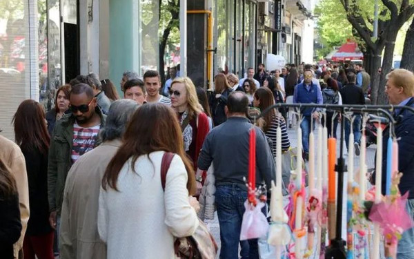 Βαρόμετρο ΕΒΕΘ: «Πονοκέφαλος» η ακρίβεια για τους καταναλωτές και η έλλειψη προσωπικού για τις επιχειρήσεις