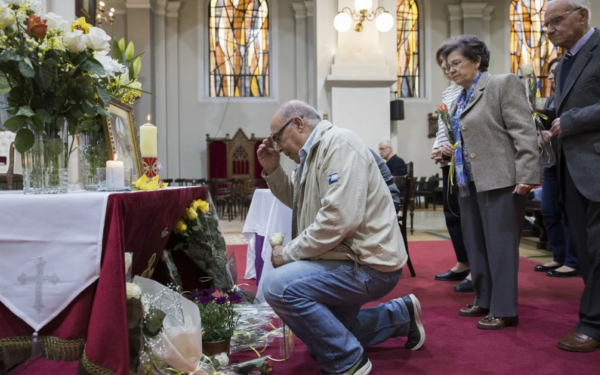 Πάπας Φραγκίσκος: Πιστοί και εκπρόσωποι του πολιτικού κόσμου στη θεία λειτουργία σε Αθήνα και Θεσσαλονίκη