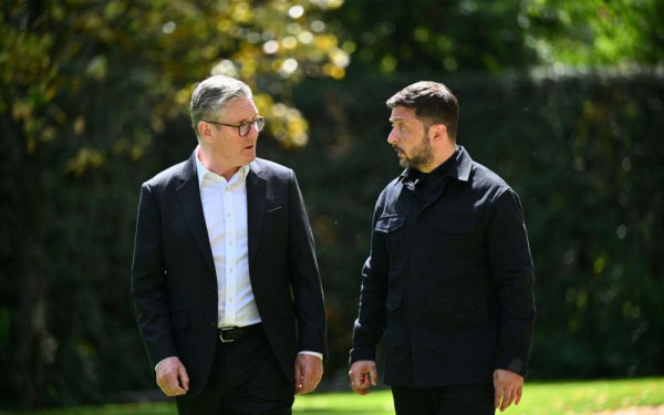 Στάρμερ - Ζελένσκι: Συμφώνησαν να διατηρήσουν το θετικό μομέντουμ στις ειρηνευτικές συνομιλίες για το ρωσοουκρανικό