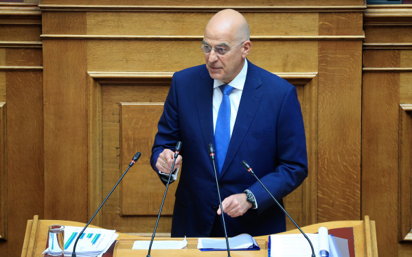 Ν. Δένδιας - Μνημείο Άγνωστου Στρατιώτη: Δεν πρέπει να χρησιμοποιείται ως μέσο έκφρασης πολιτικών επιδιώξεων