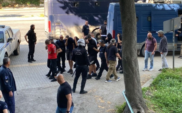 Θεσσαλονίκη: Ποινική δίωξη για σωρεία αδικημάτων στους 28 συλληφθέντες της εθνικιστικής οργάνωσης