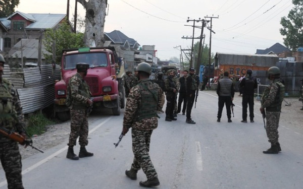 Ινδία-Πακιστάν: Μπαράζ αεροπορικών επιδρομών εναντίον στρατιωτικών βάσεων